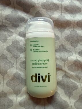 Divi Strand Plumping Styling Cream — Light Green
